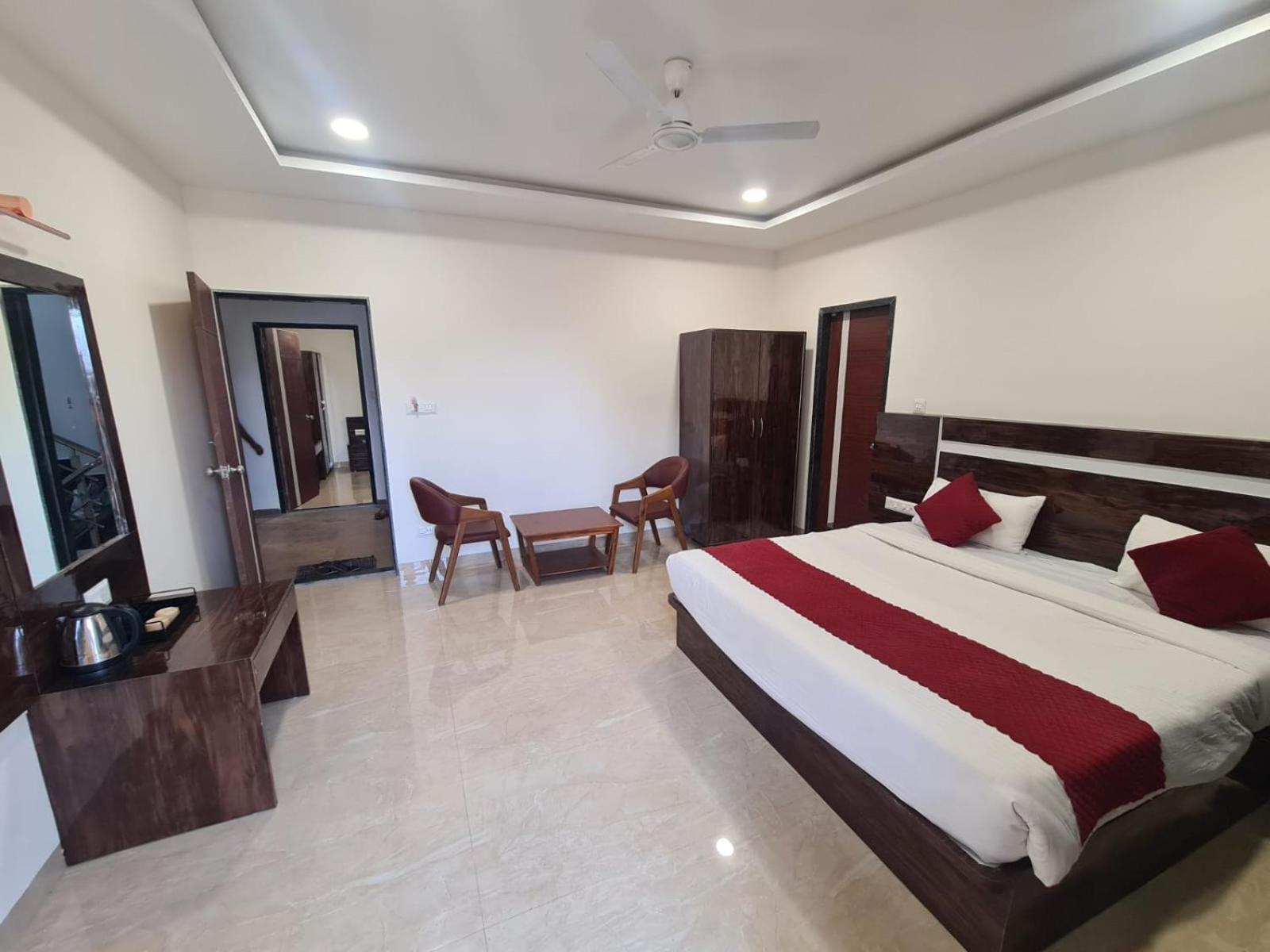 Hill View Hotel By Bil Lonavala Kültér fotó