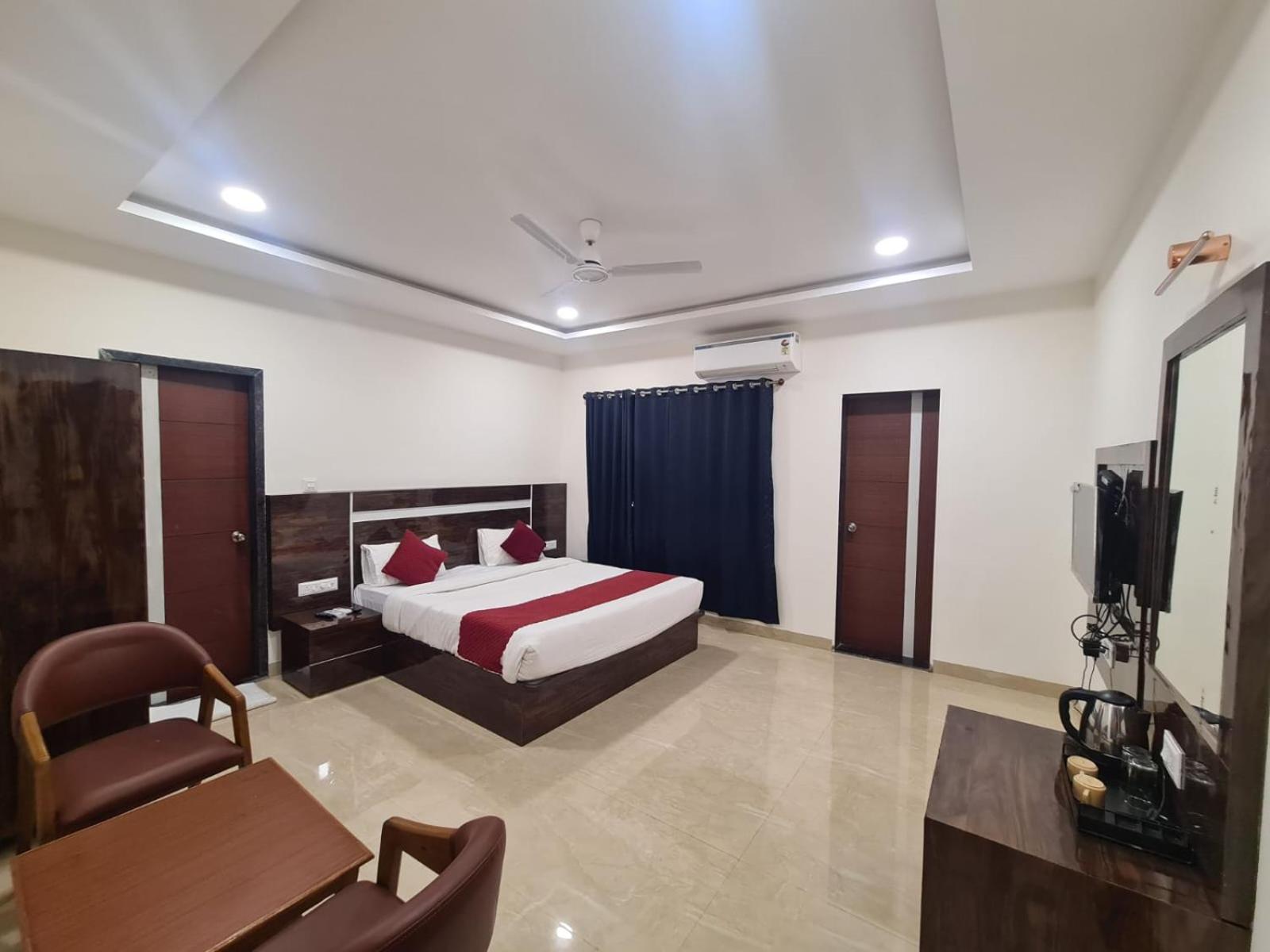 Hill View Hotel By Bil Lonavala Kültér fotó